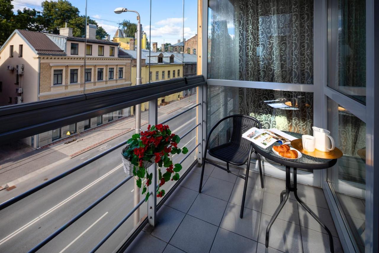 Ziedondarza Park One Bedroom Apartment With Balcony รีกา ภายนอก รูปภาพ