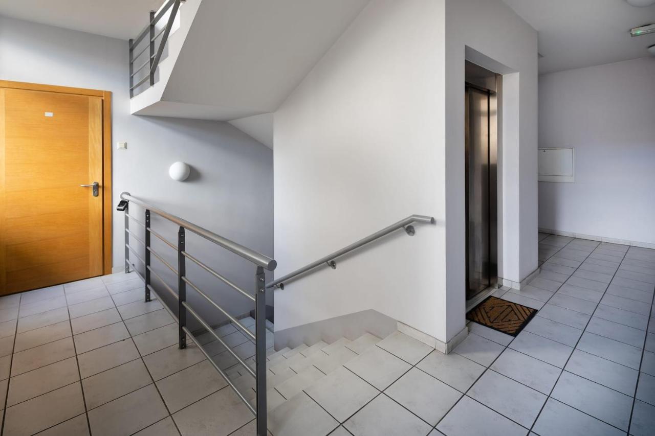 Ziedondarza Park One Bedroom Apartment With Balcony รีกา ภายนอก รูปภาพ