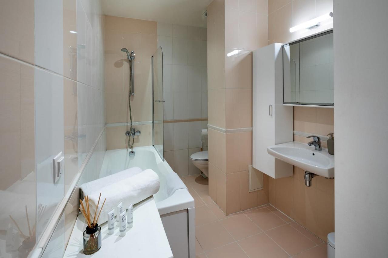 Ziedondarza Park One Bedroom Apartment With Balcony รีกา ภายนอก รูปภาพ